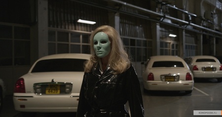 kinopoisk.ru-Holy-Motors-1890507